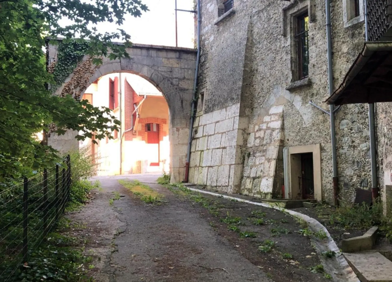 Apartment Grand Gite Du Chateau De St Geoire Saint-Geoire-en-Valdaine